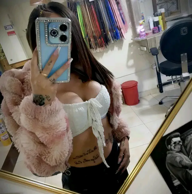 escort-media-d47c0892-e803-49dc-99c9-95e4d5fb9c52