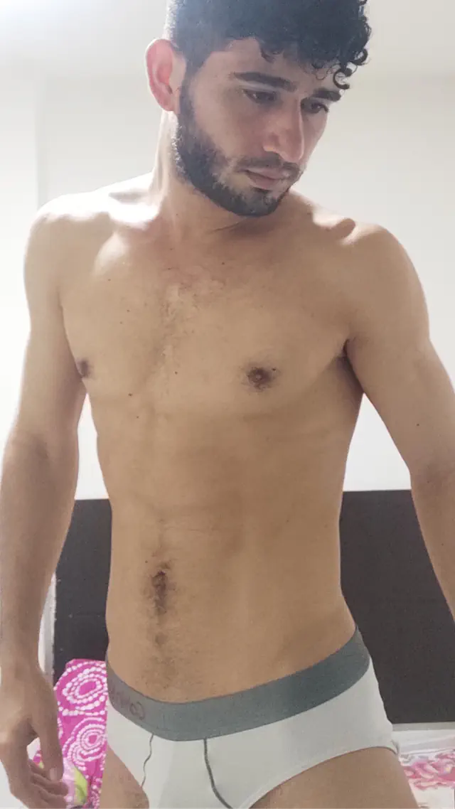 escort-media-d66b6275-7bd4-4f5c-9128-522283560787