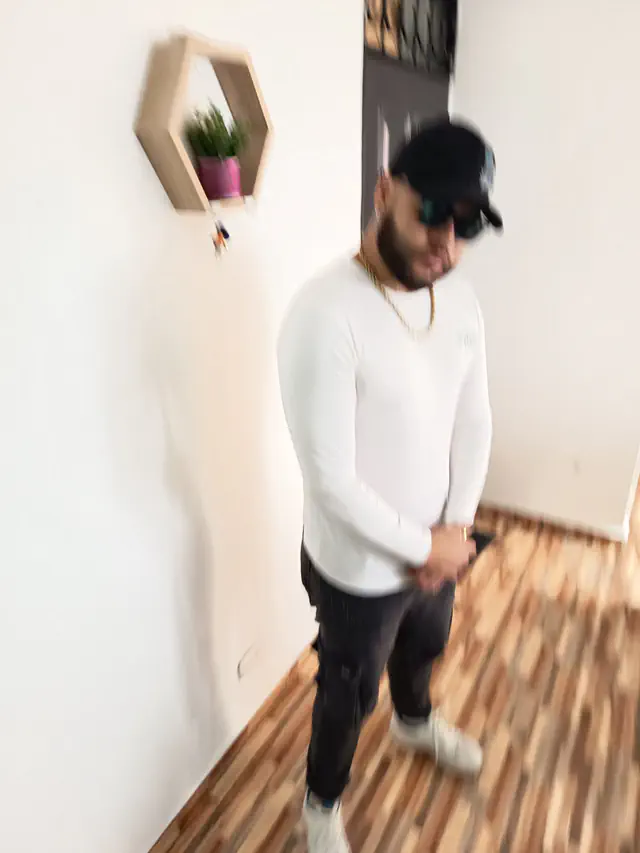 escort-media-d7feca77-16a4-4fcb-83ad-874c378968c2