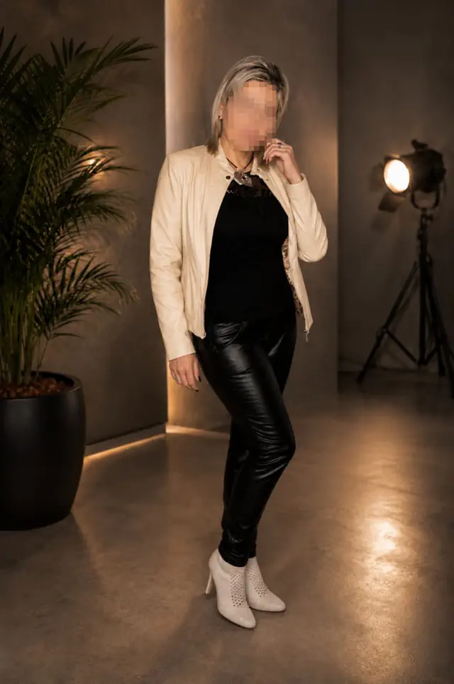 escort-media-d97b56e4-fb31-4090-8d46-b47d0673378b