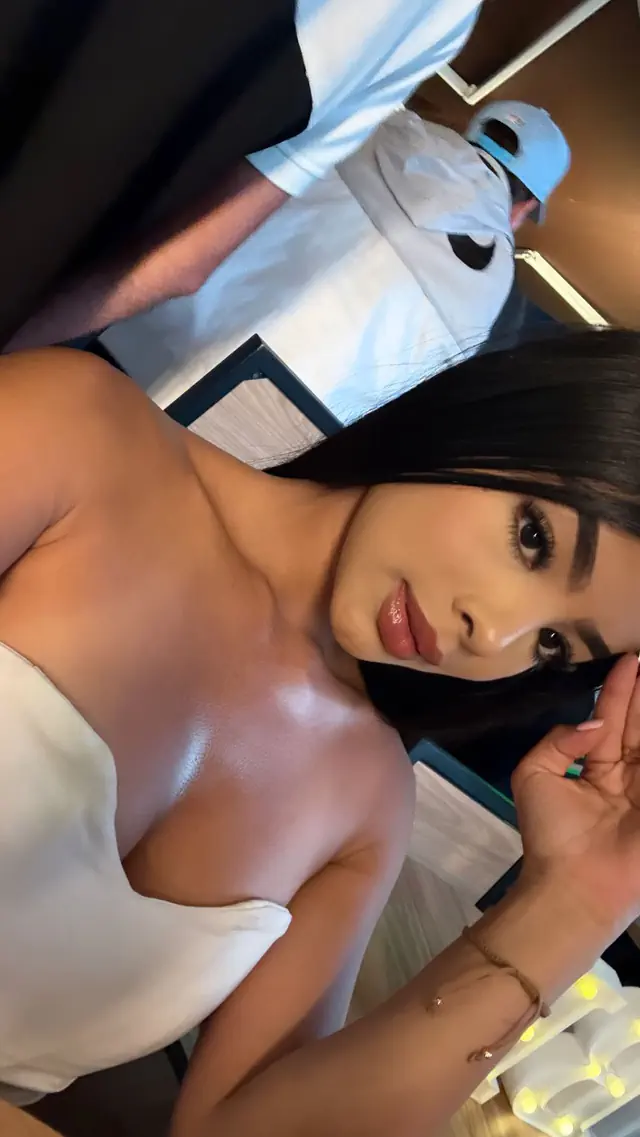 escort-media-daa8ccd4-1213-4a98-b8b1-f56e6bbf6fd0