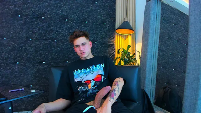 escort-media-dfdf6fa3-05c8-4253-8efd-0180e31a31b9