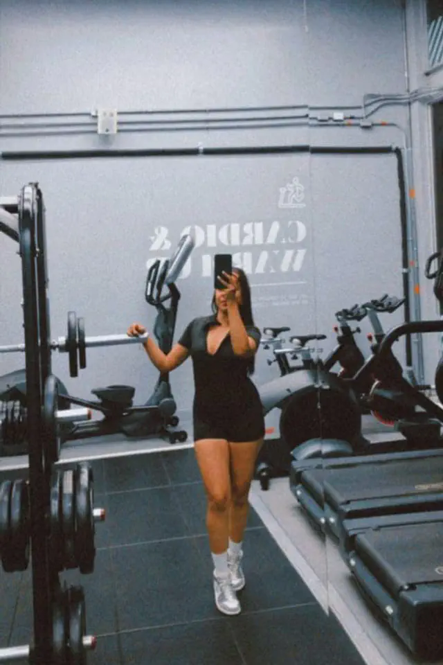 escort-media-e027a398-1832-48ea-938c-4af43e4eb05d