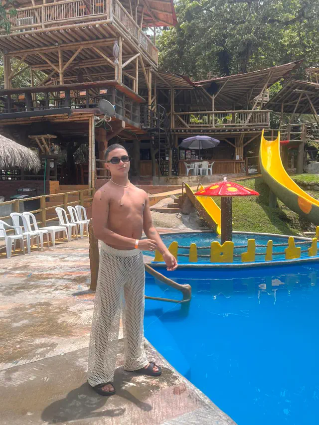 escort-media-e101e164-fa5c-4208-a1eb-f1eb02bffc4e