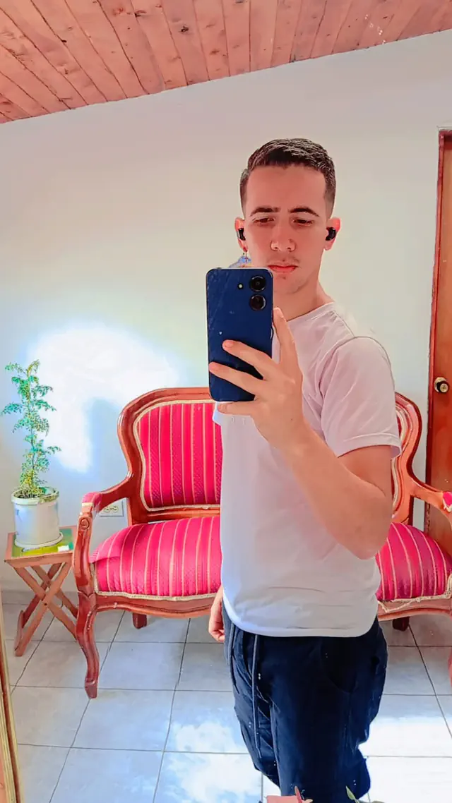 escort-media-e3a497e3-5557-488c-81e1-aa8f8293ec40