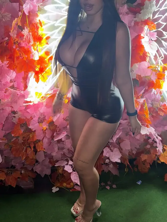 escort-media-e4bd0cf8-437e-416a-b929-7a5327ac0f23