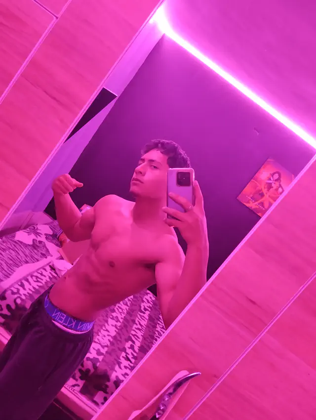 escort-media-e51b91dc-d20f-4cb7-a50e-d76773922429