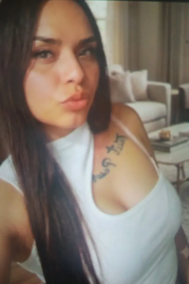 escort-media-e527a878-c98f-4f1b-b990-9f02e0d5fe64