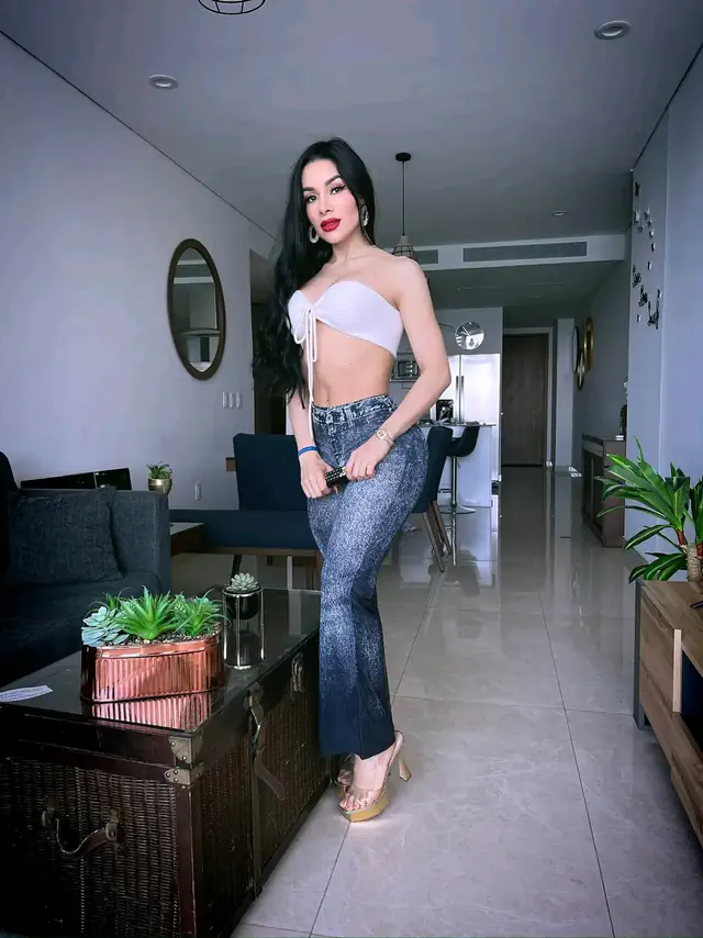 escort-media-e5a35eb3-c028-4298-a494-b00ba18cc4bf