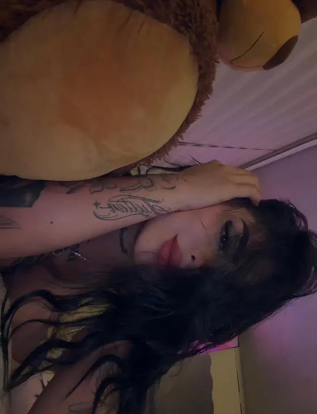 escort-media-e5b6110a-3d0f-47b0-8ef8-93e1e6c2ace6