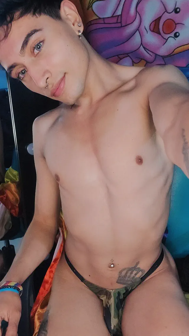 escort-media-e5c08c86-5c92-4d8f-98b0-803f0f15ed57