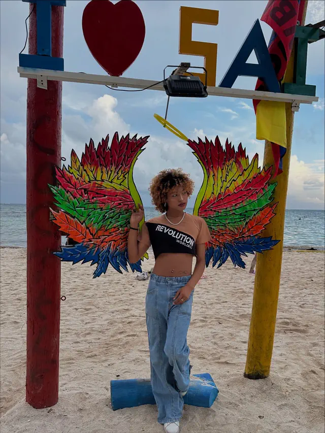 escort-media-e64ed295-36e6-46a1-837d-22886dbd0eb0