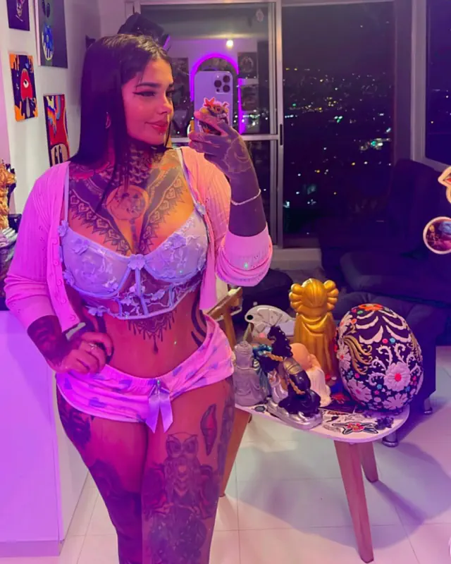 escort-media-e8bfad46-200e-455d-9390-5bbf5e6c54fb