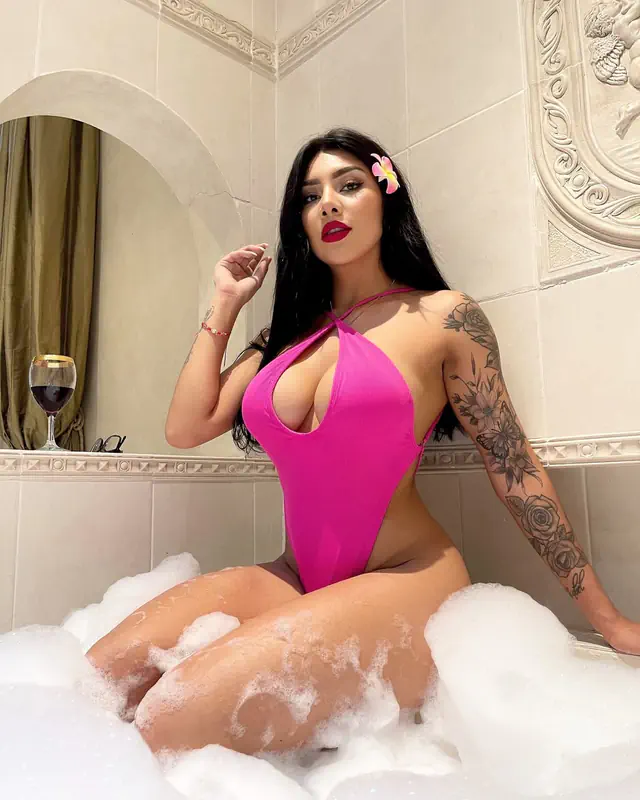 escort-media-e8d5bc8c-a75b-45af-aac8-f2037c2d7f6d