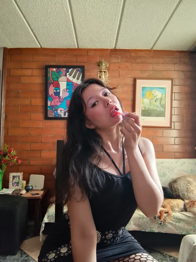 escort-media-e96bf253-b0d0-476e-bec8-79b4ed964957