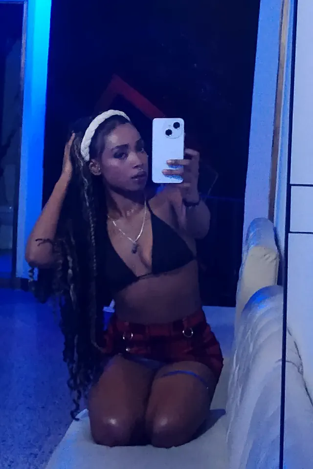 escort-media-e9f789cd-af46-46fd-98c8-7d7ffe8ae9db