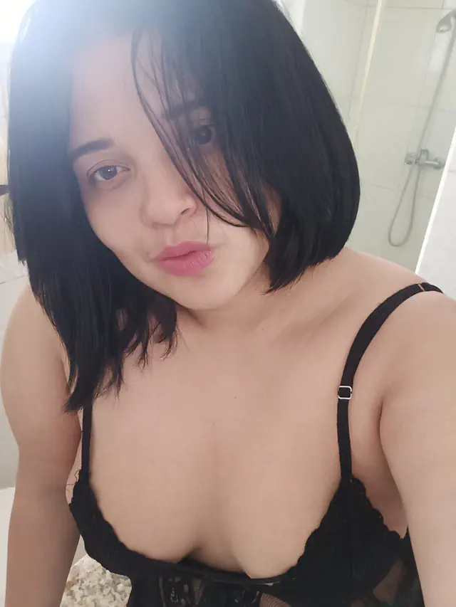 escort-media-e9fa0cfe-2cdb-4688-afb1-608f56d13d3a