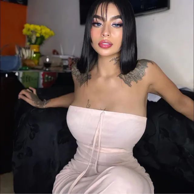 escort-media-ec2bf30d-1dd5-4248-add7-40b5929496b2