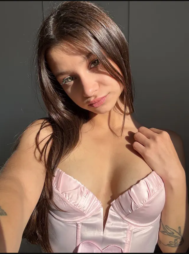escort-media-ec2d7286-d64f-46c5-bf49-fbace65655b0