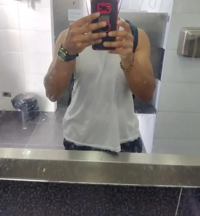 escort-media-eccefaca-cc18-4990-a435-51ce6d193c0a