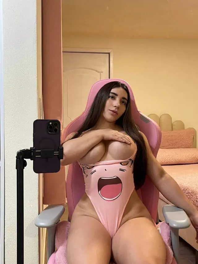 escort-media-ee37c4b9-1f1d-4b1e-99cf-023924cb08d9