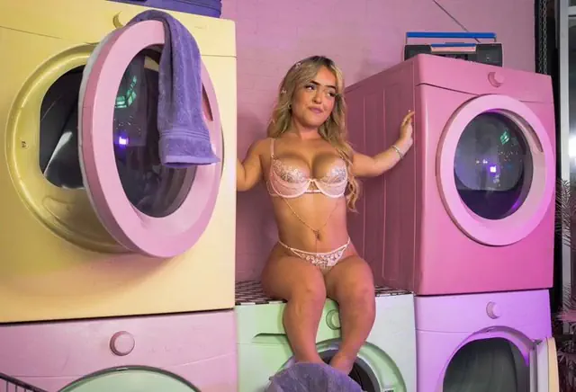 escort-media-ee7460e7-a1f9-499e-9c7b-711d0974fdcd