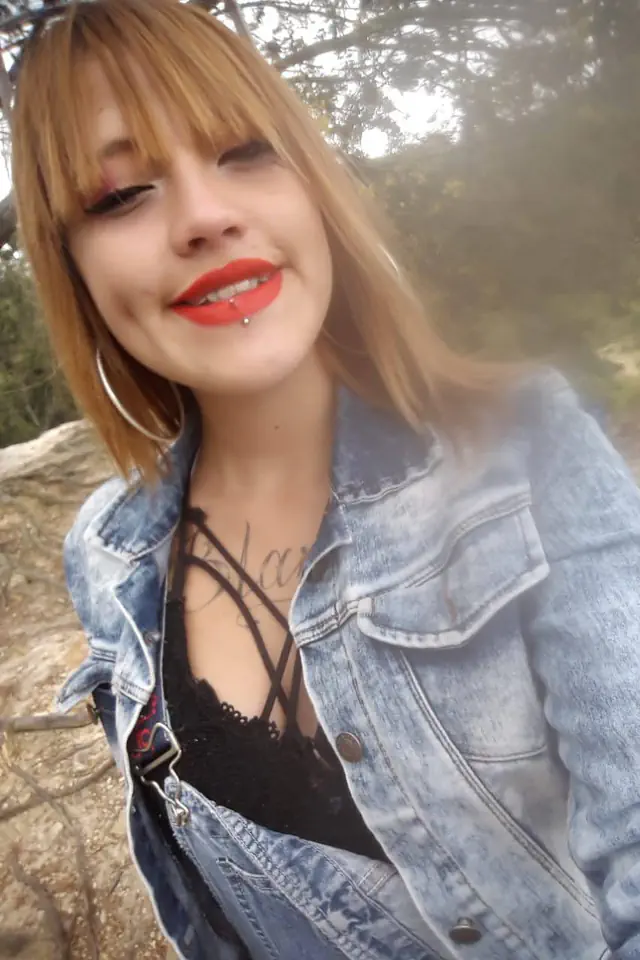 escort-media-f0b22ab3-41c1-4357-86a2-0ebb77c58839