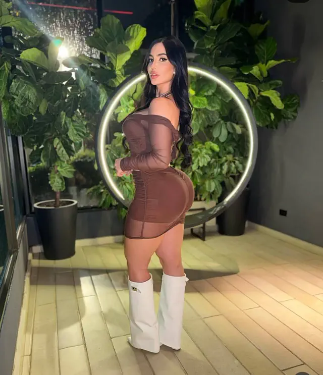 escort-media-f16a6d48-a053-4f49-b30d-c99c8432b603