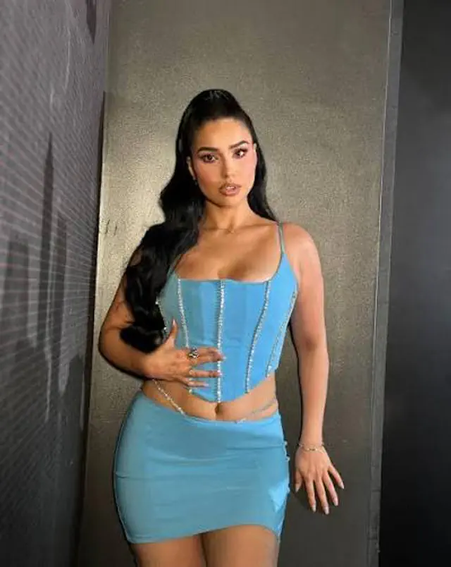 escort-media-f18d1bb3-4022-40fc-8894-c6654ec11d34