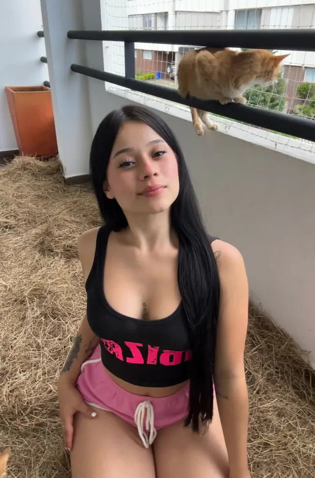 escort-media-f422ba99-9545-4024-b3fe-23d23fe43c79