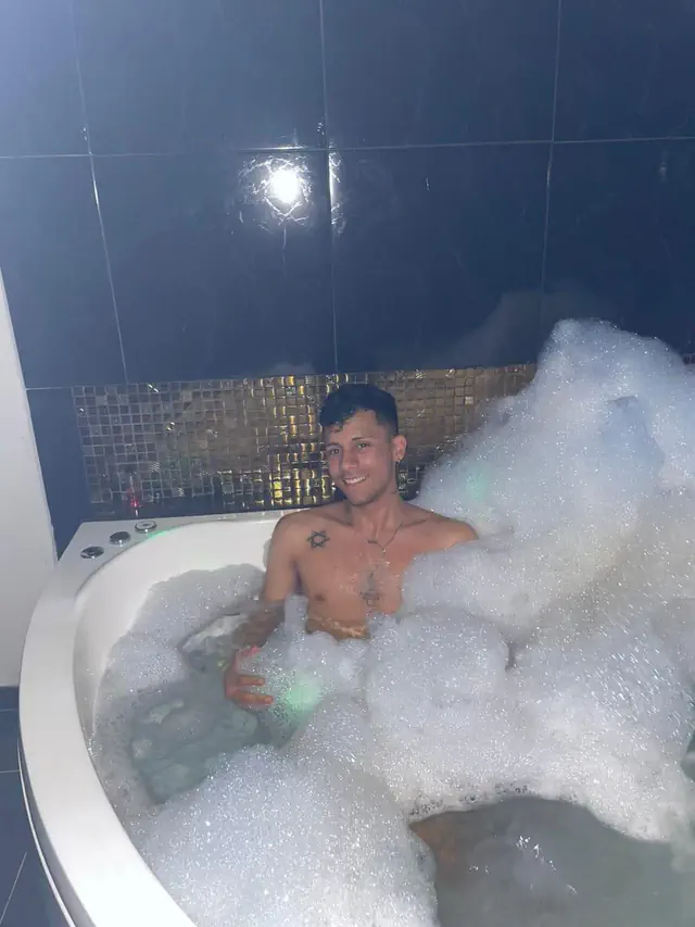 escort-media-f432a0ab-aa41-4068-0758-91d216bf2400