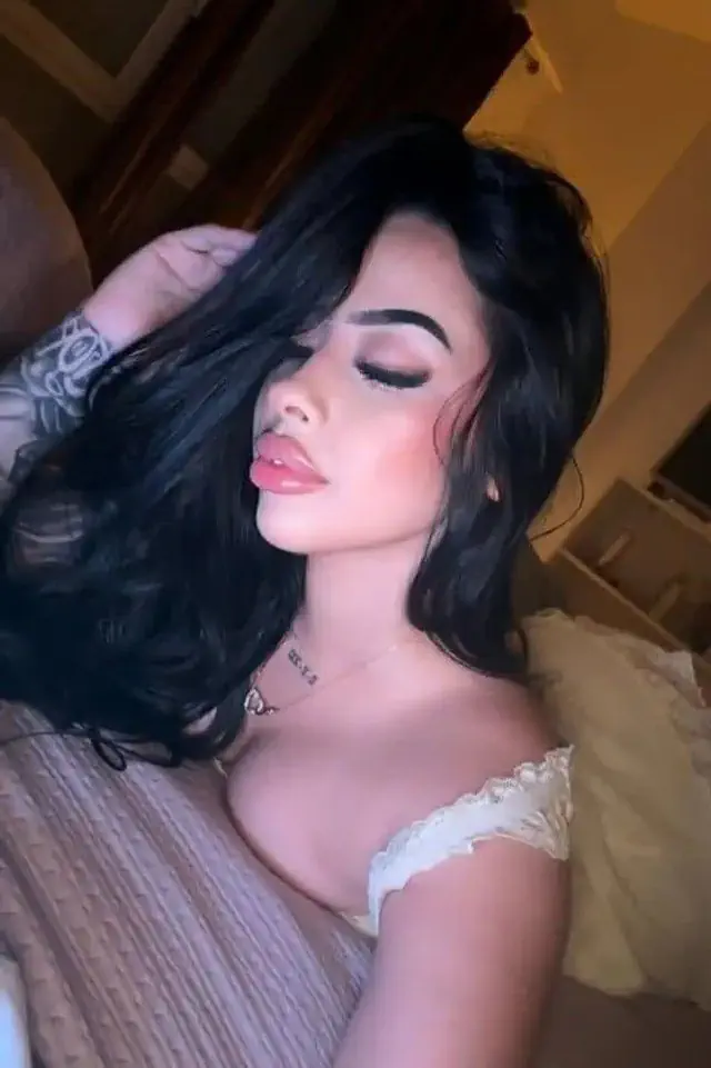 escort-media-f4540b91-794d-469a-9315-115b501844be
