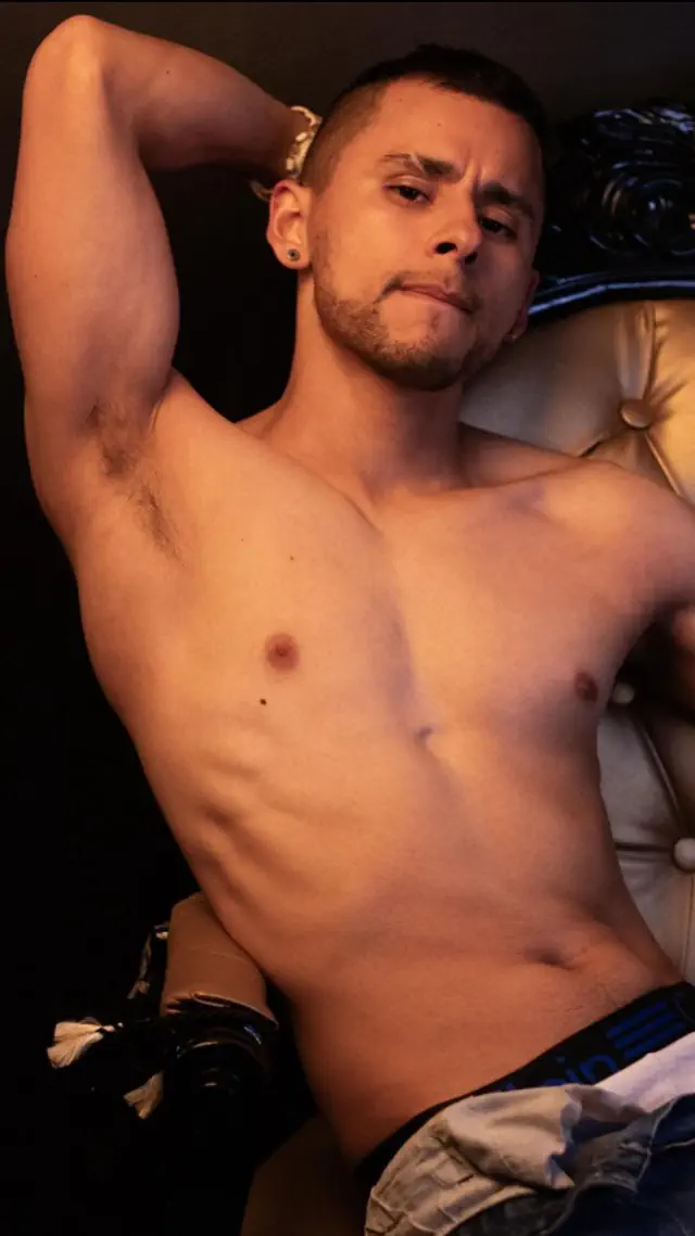 escort-media-f4607e86-2fa3-4820-9fc4-9e7946b8cd62