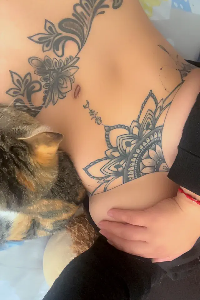 escort-media-f464ddfa-c571-4deb-b472-0037f04e8c34