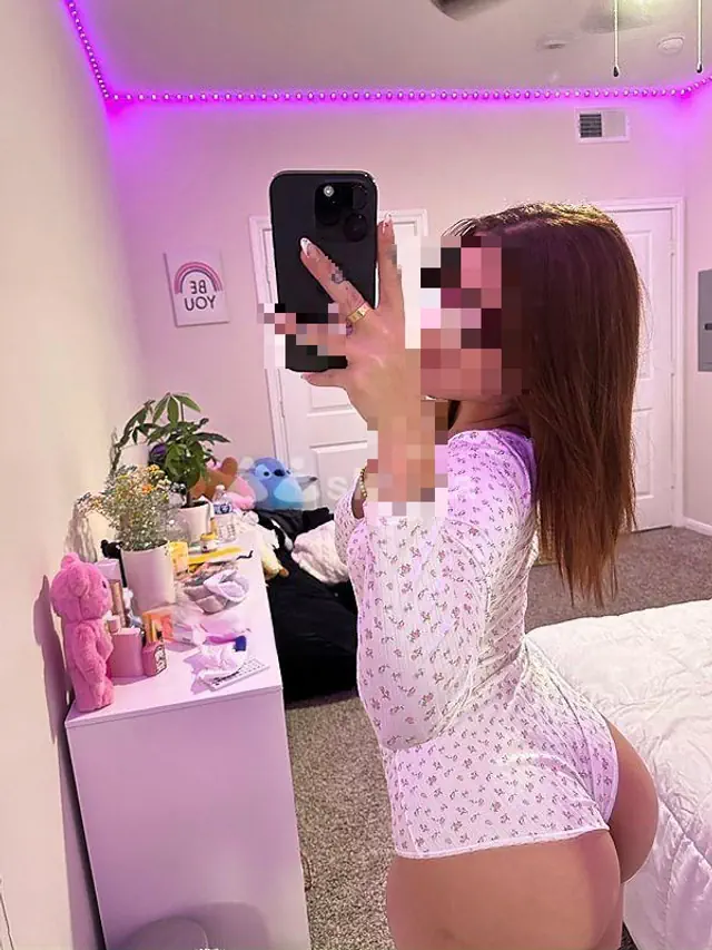 escort-media-f472f4a9-ba20-4609-a1af-e6356b6de295