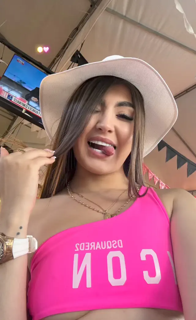 escort-media-f5b5879c-7aa5-4e42-8de4-e22221ef52d0