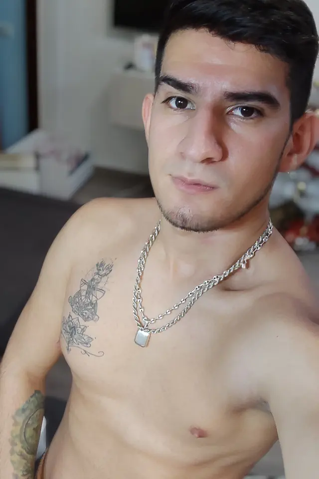 escort-media-f64ae8da-5170-45c0-8bc1-877539627c59