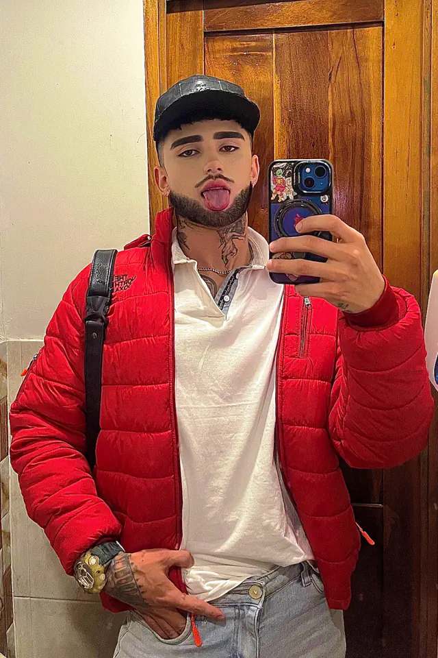 escort-media-f6906e9c-9077-4276-b902-7d9390b421ea