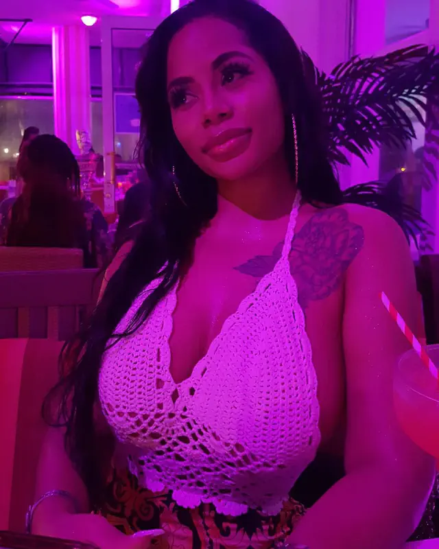 escort-media-f72d2a3a-68b5-4638-9bd4-8fe6df6e8771