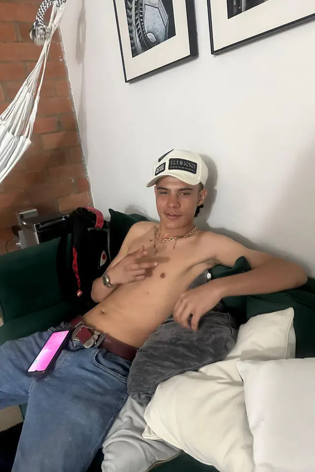 escort-media-f802b6b4-7e86-43be-8ccd-598871b511dc