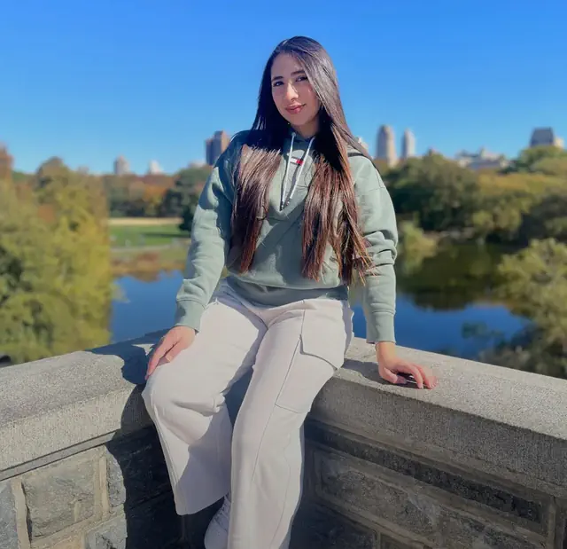 escort-media-f8633f16-30b5-48c4-a549-d592f9c2e73b