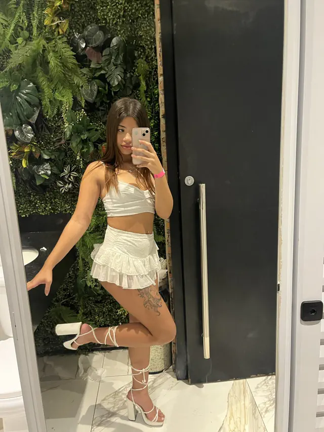 escort-media-f8dd670d-087e-483a-ad57-4ff0eade9e8b