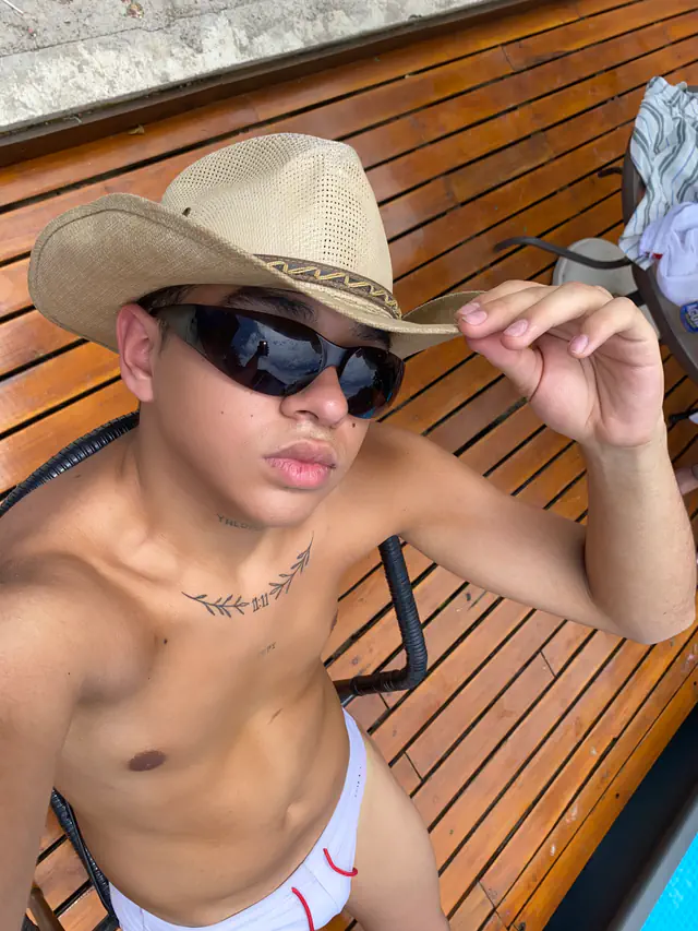 escort-media-f972a502-e4e7-4a9d-88ea-8a66736427a8