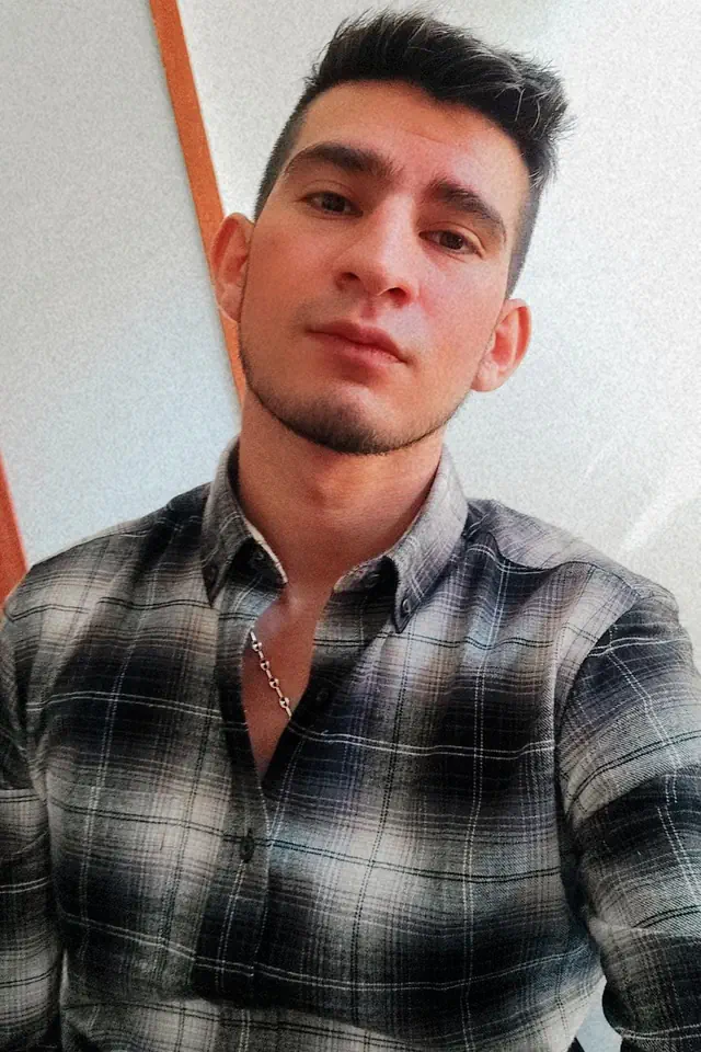 escort-media-f98244f8-2662-42fc-b50a-3af435acccde