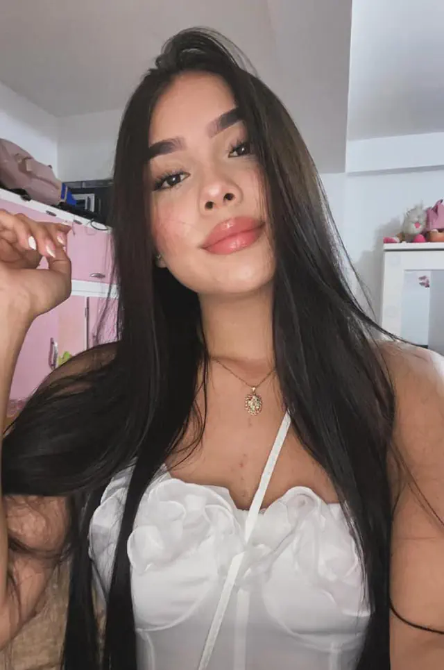 escort-media-f9854e54-b0df-4f34-bcb7-966b9ba3516c