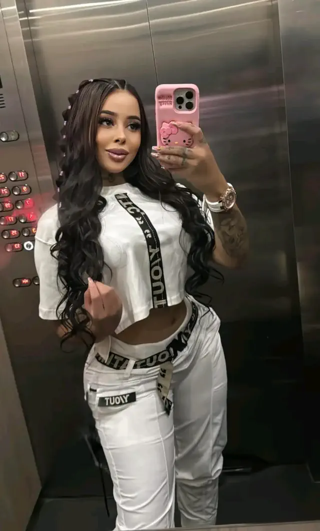 escort-media-f98d81dc-4a37-4252-a89d-134af2ee6ef4