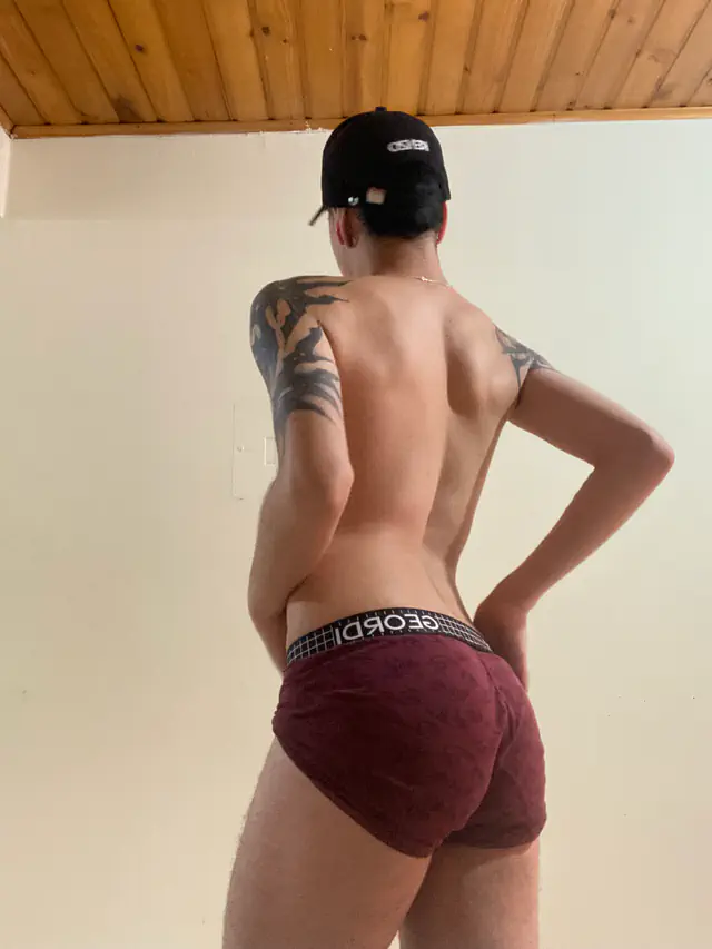 escort-media-fb92f7e3-213a-4c70-969c-f825641ad7f9