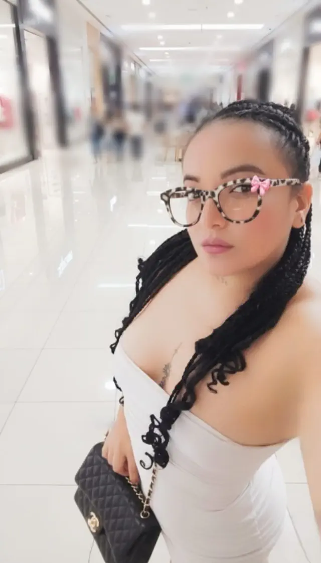 escort-media-fbc7bf4b-9414-4b6f-b296-9056b1f25785