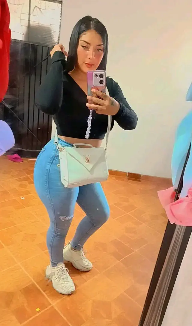 escort-media-fd3a4c3d-dcb4-4c19-8fc3-f7d096ad5a3d