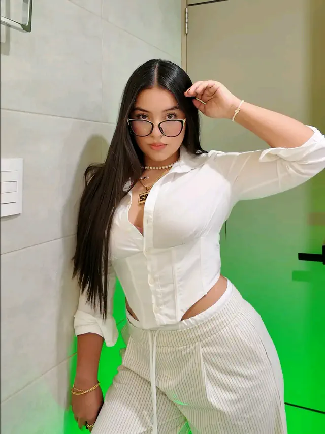 escort-media-fe3066e4-f88b-4c4d-a24c-d43656497baa